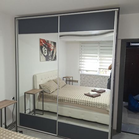 Ni Lux Apartment 7, Parking מראה חיצוני תמונה