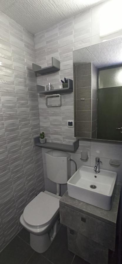 Ni Lux Apartment 7, Parking מראה חיצוני תמונה