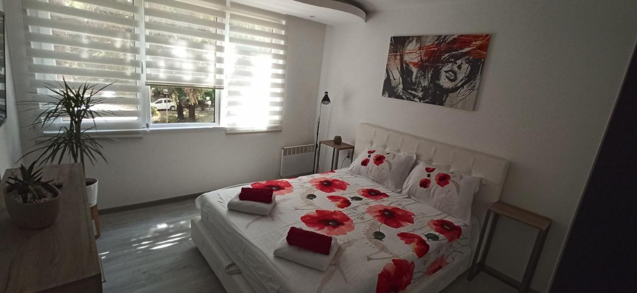 Ni Lux Apartment 7, Parking מראה חיצוני תמונה